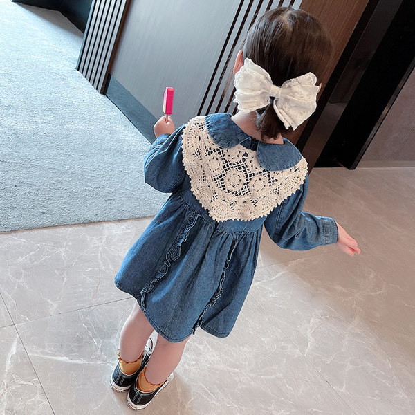 Rochie modernă de denim pentru copii în albastru pentru fete