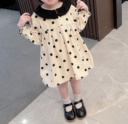 Ανοιξιάτικο φόρεμα πουά σε μπεζ χρώμα