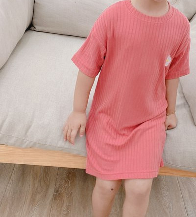 Детска рокля изчистен модел за момичета с бродерия