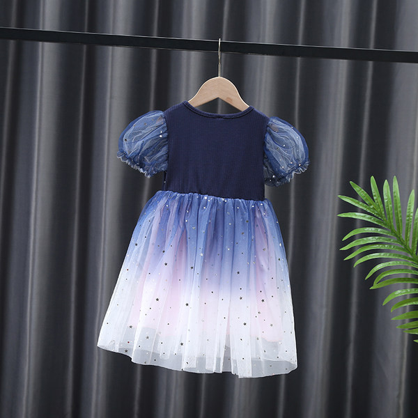 Moderna bērnu kleita ar īsām piedurknēm un apaļu kakla izgriezumu