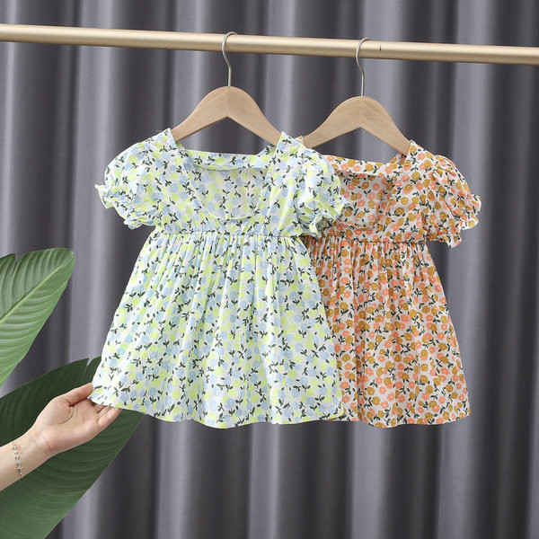 Παιδικό φόρεμα με λουλουδάτο μοτίβο και κοντά μανίκια