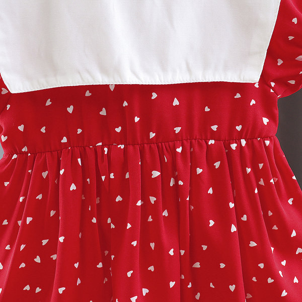 Παιδικό φόρεμα με καρδιές με κοντά μανίκια