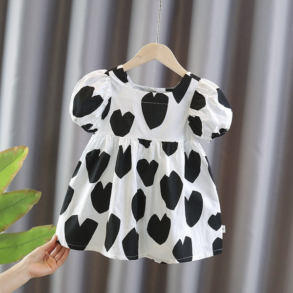 Παιδικό φόρεμα με καρδιές με κοντά μανίκια και στρογγυλή λαιμόκοψη