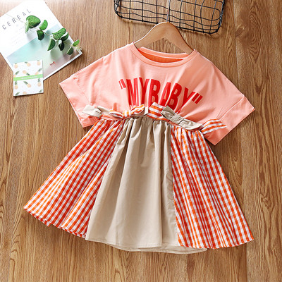 Moderna bērnu kleita ar uzrakstu un īsām piedurknēm