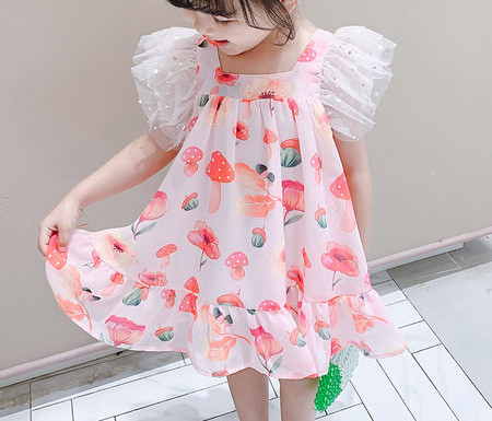 Jauns krāsainas bērnu kleitas modelis ar kvadrātveida kakla izgriezumu un tillu meitenēm