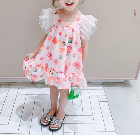 Jauns krāsainas bērnu kleitas modelis ar kvadrātveida kakla izgriezumu un tillu meitenēm