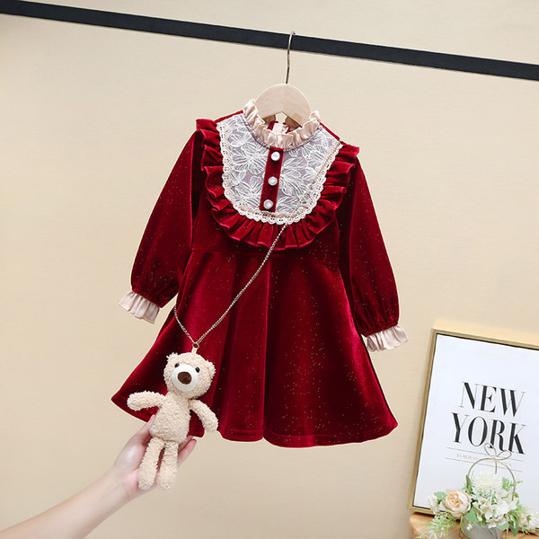 Bērnu moderna kleita ar mežģīnēm un lokām