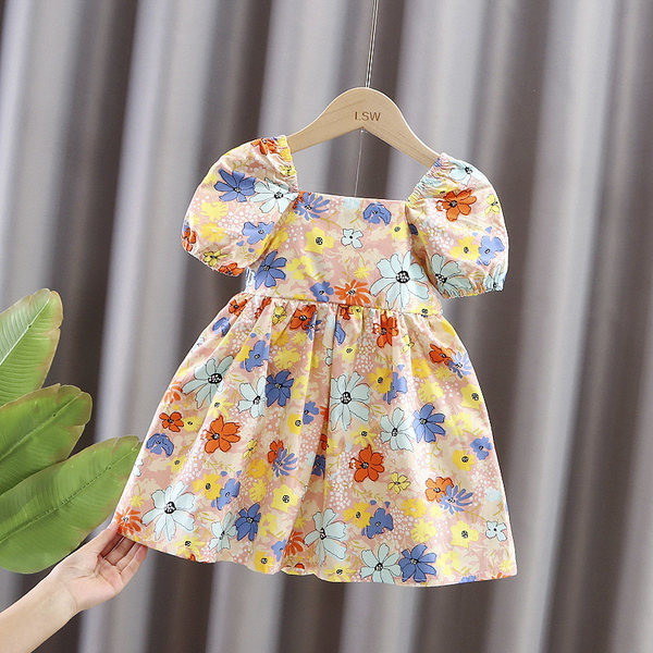 Bērnu puķaina kleita ar lentīti mugurpusē un īsām piedurknēm