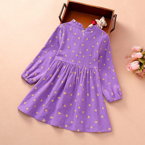 Rochie pentru copii cu nasturi decorativi si aplicatie