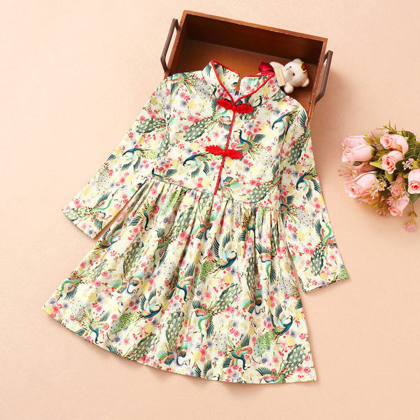 Παιδικό φόρεμα με μοτίβα λουλουδιών και κεντήματα