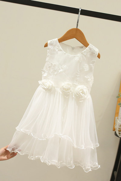 Aktuālā bērnu kleita ar 3D ziediem un platām lencēm