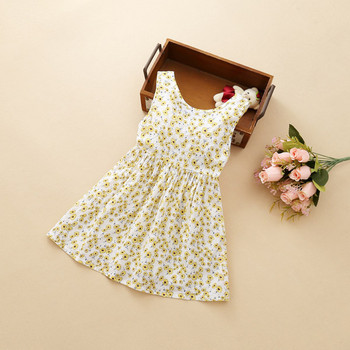 Ежедневна детска рокля с флорални мотиви и V-образно деколте 