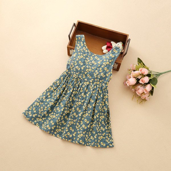 Rochie casual pentru copii cu motive florale si decolteu in V