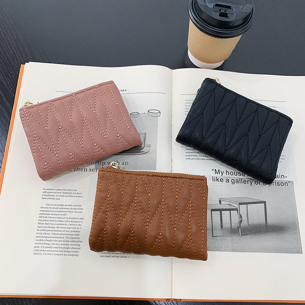 Sieviešu maks ar rāvējslēdzēju trīs krāsās no eko ādas