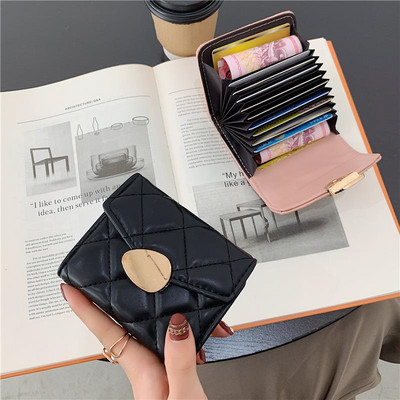 Sieviešu maks ar metāla sprādzi