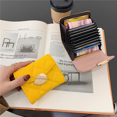 Sieviešu maks ar metāla sprādzi