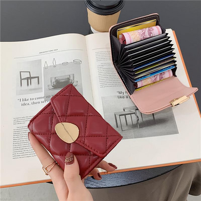 Sieviešu maks ar metāla sprādzi