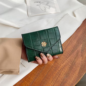 Moderns sieviešu ādas maks ar aizdari