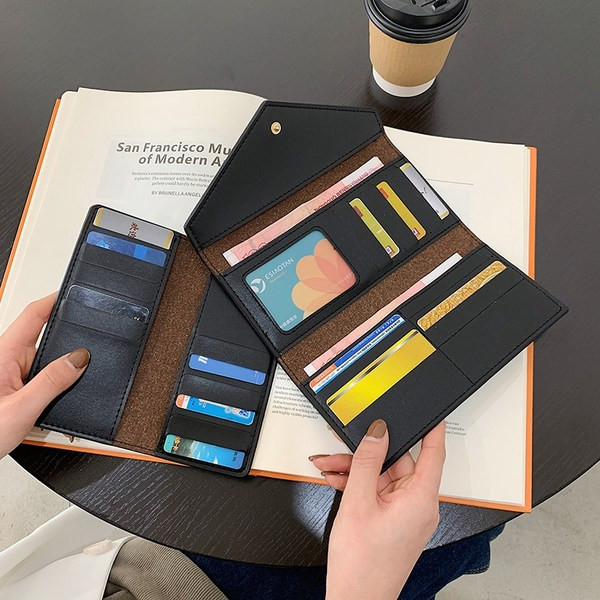 Moderns sieviešu ādas maks ar aizdari