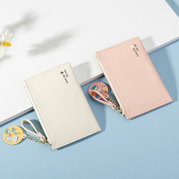 Λεπτό γυναικείο πορτοφόλι με φερμουάρ και αξεσουάρ