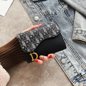 Pašreizējais sieviešu maks - divi modeļi