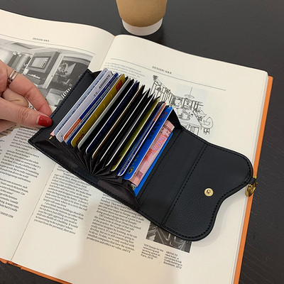 Pašreizējais sieviešu maks - divi modeļi