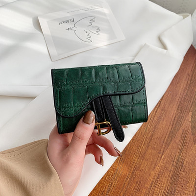 Γυναικείο έκο δερμάτινο πορτοφόλι με μεταλλικό στοιχείο - τρία χρώματα