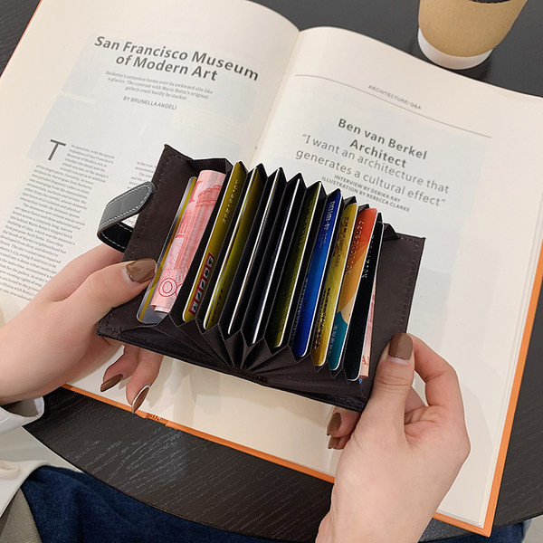 Sieviešu mazais maciņš- kredītkartēm