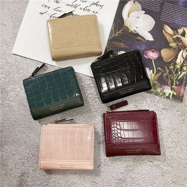 Sieviešu ādas maciņš ar rāvējslēdzēju