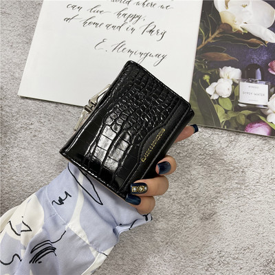 Sieviešu ādas maks ar metāla aizdari vairākās krāsās