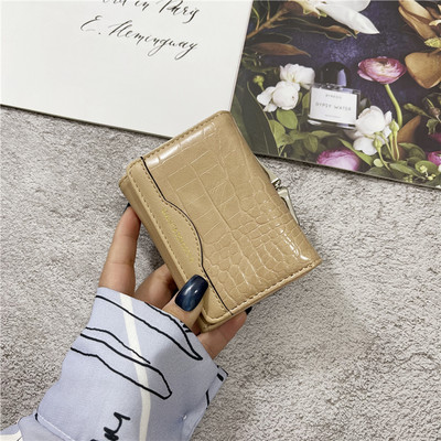 Sieviešu ādas maks ar metāla aizdari vairākās krāsās