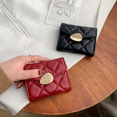 Γυναικείο έκο δερμάτινο πορτοφόλι με μεταλλική στερέωση - κατασκευασμένο από οικολογικό δέρμα