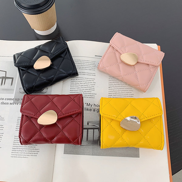 Γυναικείο έκο δερμάτινο πορτοφόλι με μεταλλική στερέωση - κατασκευασμένο από οικολογικό δέρμα