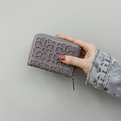 Γυναικείο τετράγωνο πορτοφόλι με φερμουάρ σε τρία χρώματα