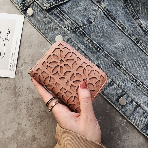 Γυναικείο τετράγωνο πορτοφόλι με φερμουάρ σε τρία χρώματα