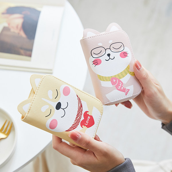 Γυναικείο έκο δερμάτινο πορτοφόλι με απλικέ και τρισδιάστατο στοιχείο