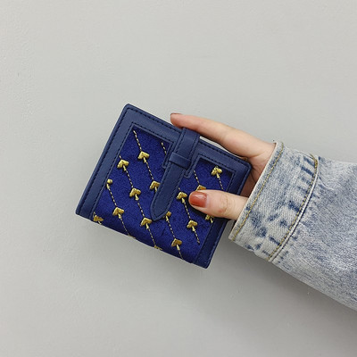 Γυναικείο πορτοφόλι τετράγωνο σχήμα - δύο μοντέλα