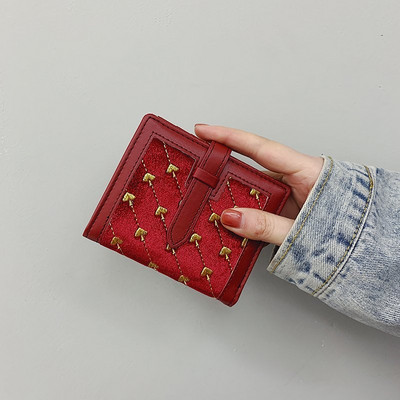 Γυναικείο πορτοφόλι τετράγωνο σχήμα - δύο μοντέλα