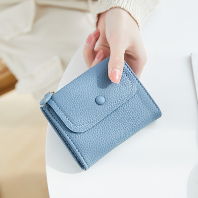 Portofel de dama din piele cu inchidere metalica