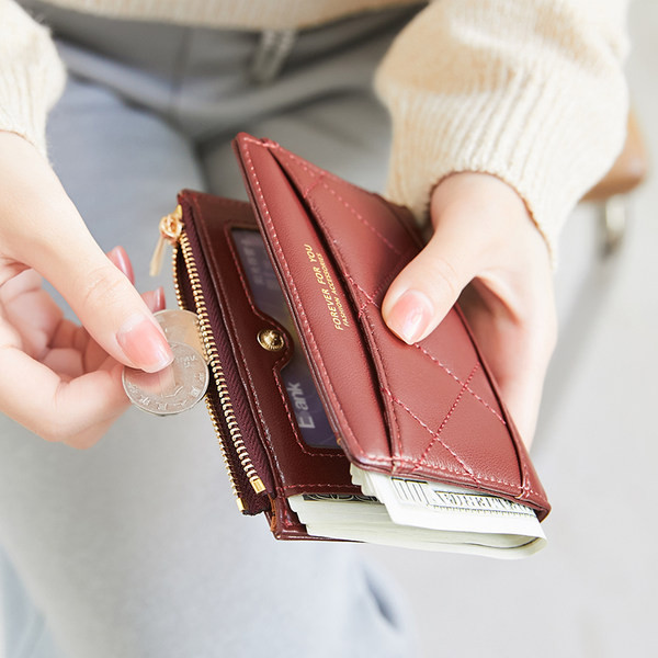 Γυναικείο έκο δερμάτινο πορτοφόλι με φερμουάρ