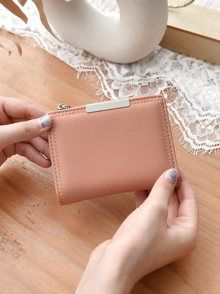 Σύγχρονο γυναικείο πορτοφόλι από οικολογικό δέρμα