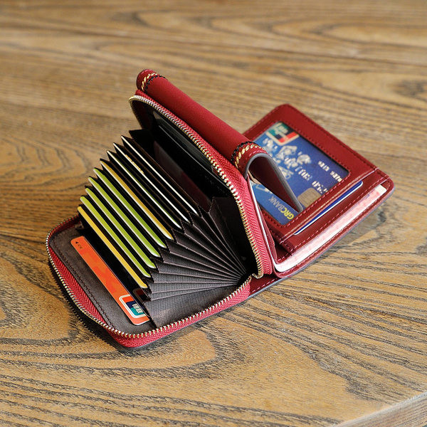 Γυναικείο πορτοφόλι νέο μοντέλο από οικολογικό δέρμα με μεταλλική στερέωση