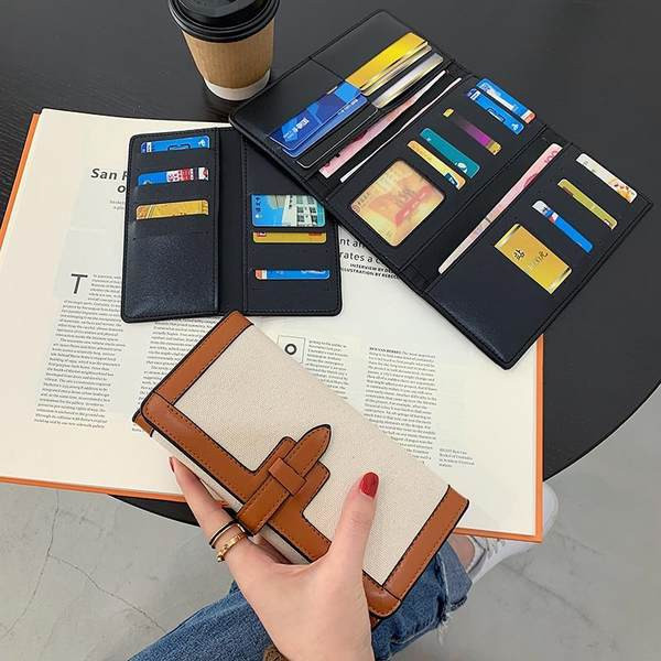 Dviejų modelių moteriška piniginė su paprastu raštu ir siuvinėjimu