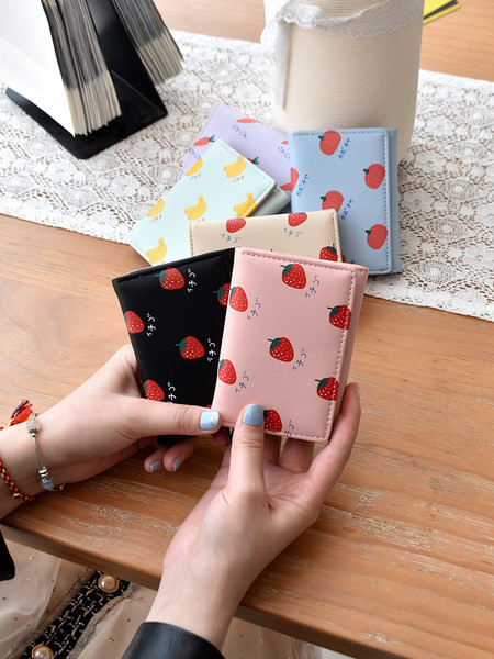 Γυναικείο μικρό πορτοφόλι με απλικέ - διάφορα χρώματα