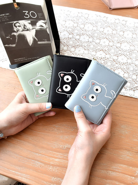 Γυναικείο πορτοφόλι από οικολογικό δέρμα με τσέπη για χρεωστικές κάρτες 