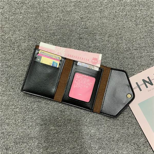 Portofel retro dama cu element metalic si inscriptie