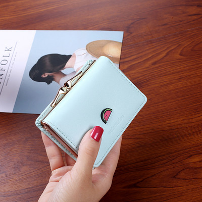 Μικρό έκο δερμάτινο πορτοφόλι με κλείσιμο κουμπιού