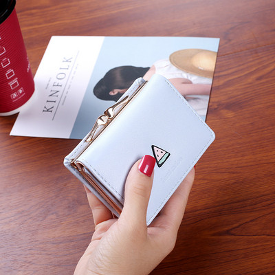 Μικρό έκο δερμάτινο πορτοφόλι με κλείσιμο κουμπιού