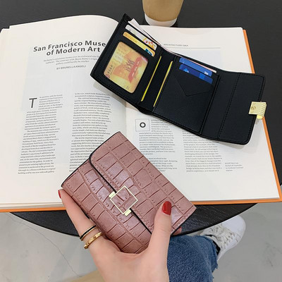 Sieviešu somiņa ar mākslīgās ādas sprādzi