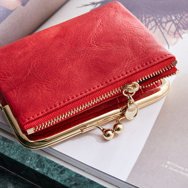 Sieviešu ādas maks ar metāla aizdari - mākslīgā āda